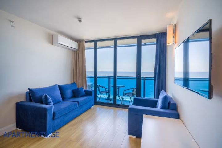 Panoramic 3-room apartment, block C · No. 1702